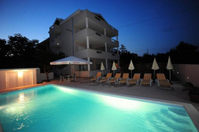  Apartments Klelija  Задар